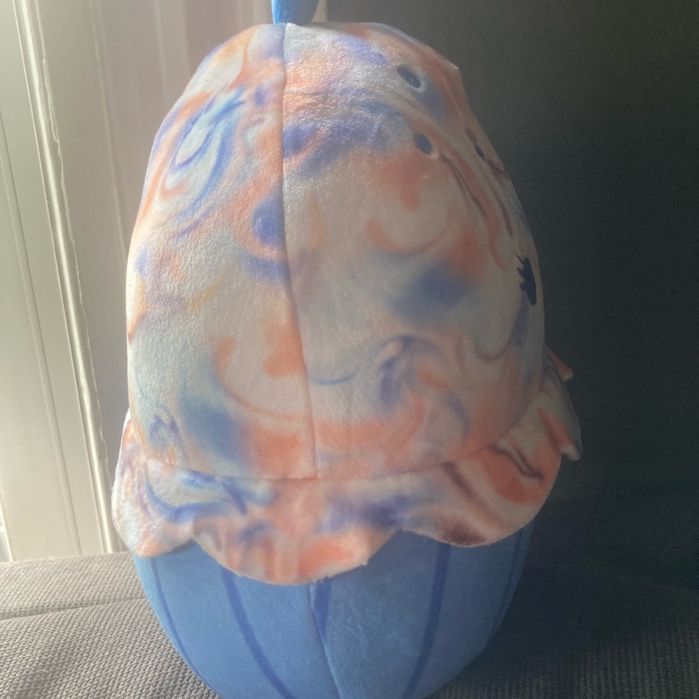 Squishmallows Cupcake Maudi 10” - Picture 4 of 7